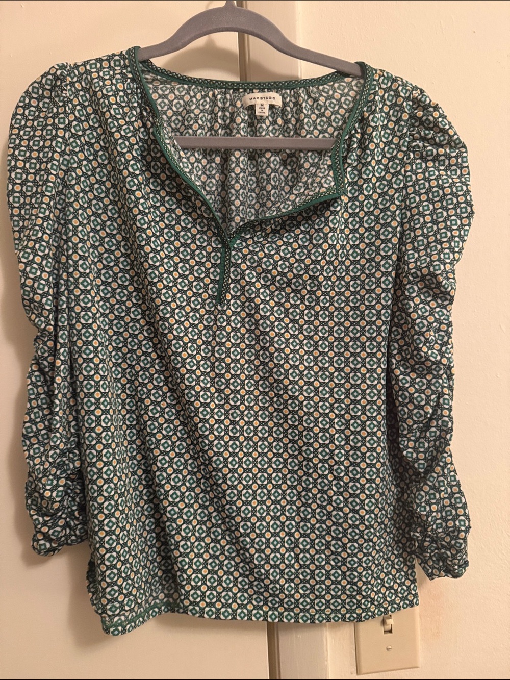 Max Studio Green and White Geometric Puff-Sleeve Top